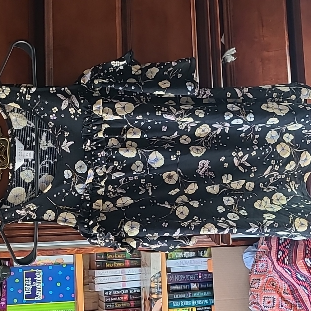LC off the shoulder shirt